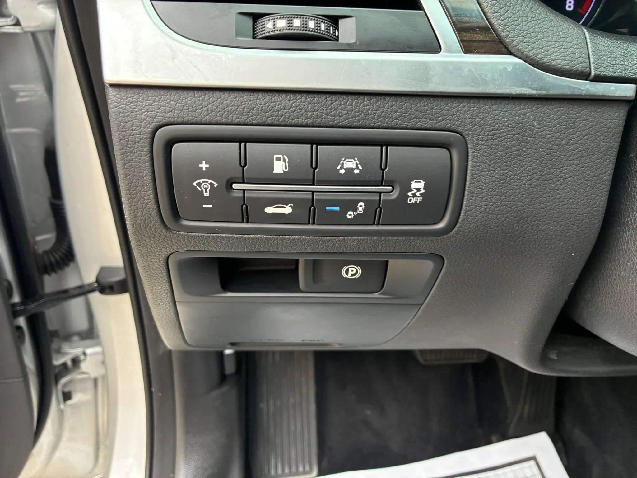 Used 2017 Genesis G80 3.8 AWD/4WD image 20