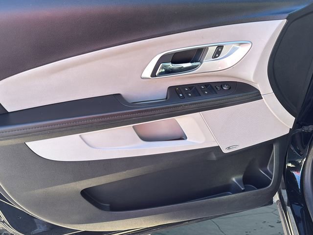 Used 2016 Chevrolet Equinox LTZ w/ Enhanced Convenience Package image 21