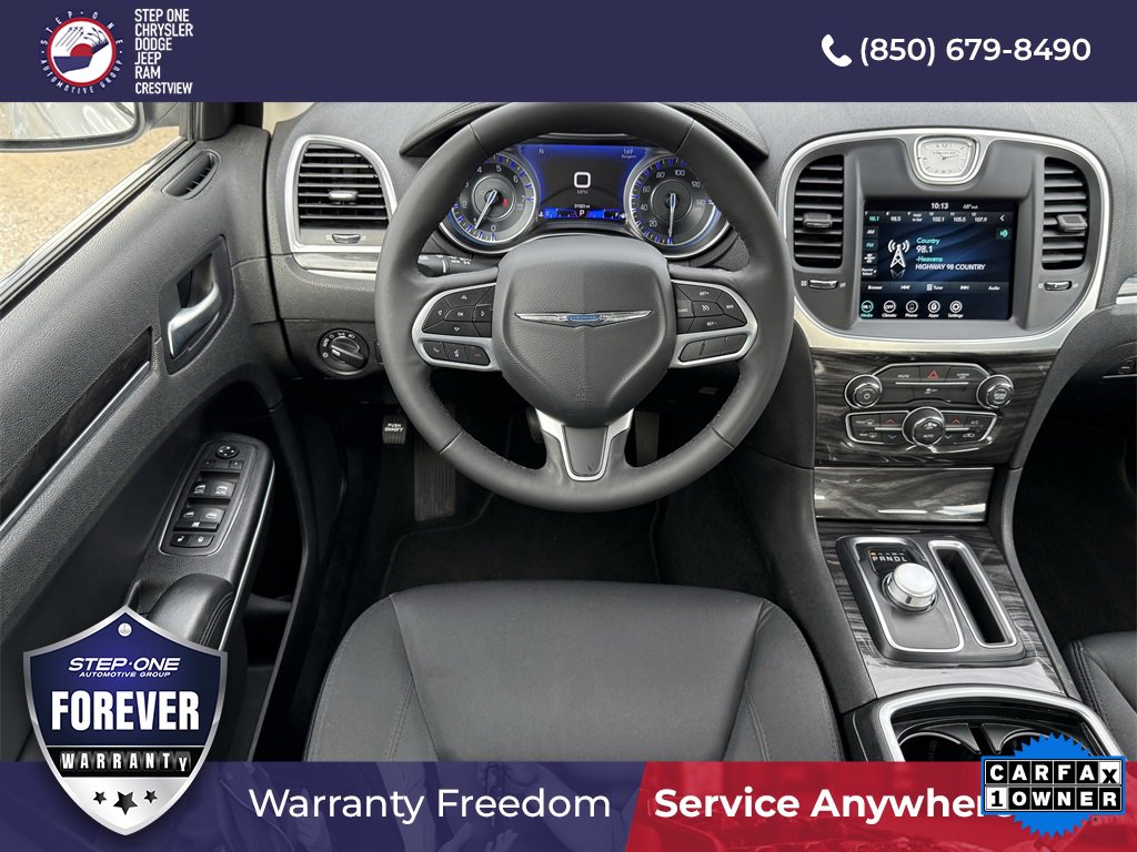 Used 2022 Chrysler 300 Touring image 15