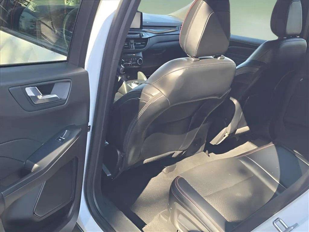 Used 2023 Ford Escape ST-Line image 10