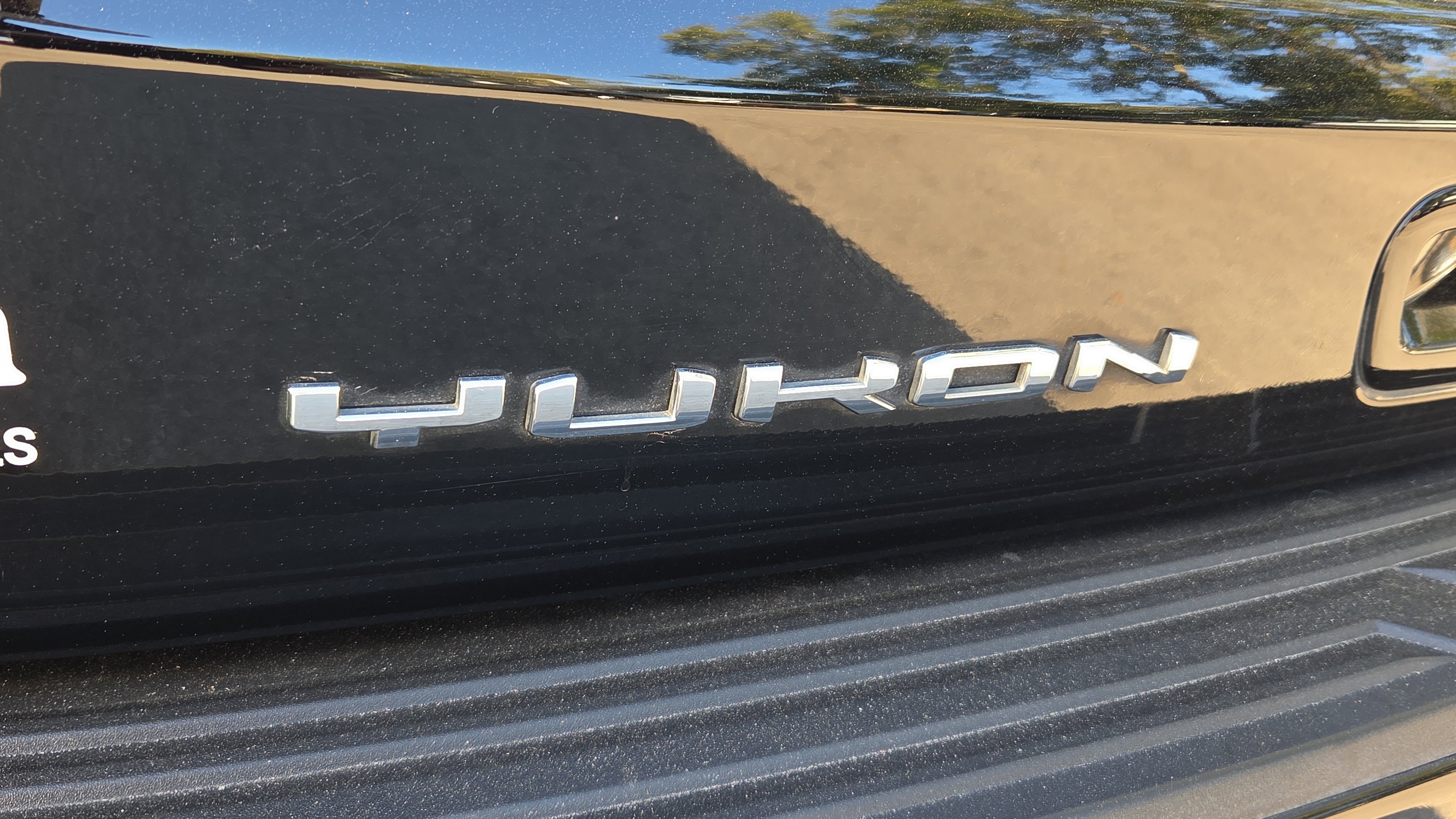 Used 2021 GMC Yukon Denali w/ Denali Premium Package image 30