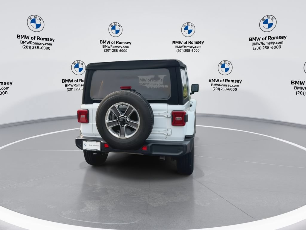 Used 2018 Jeep Wrangler Unlimited Sahara AWD/4WD image 7