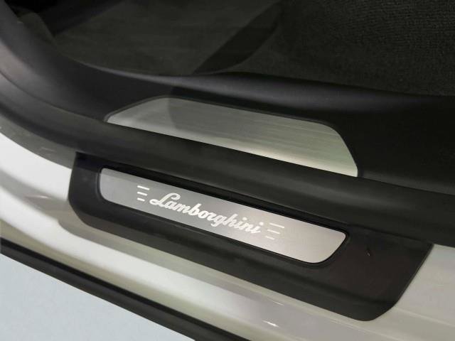 Used 2019 Lamborghini Urus AWD/4WD image 52