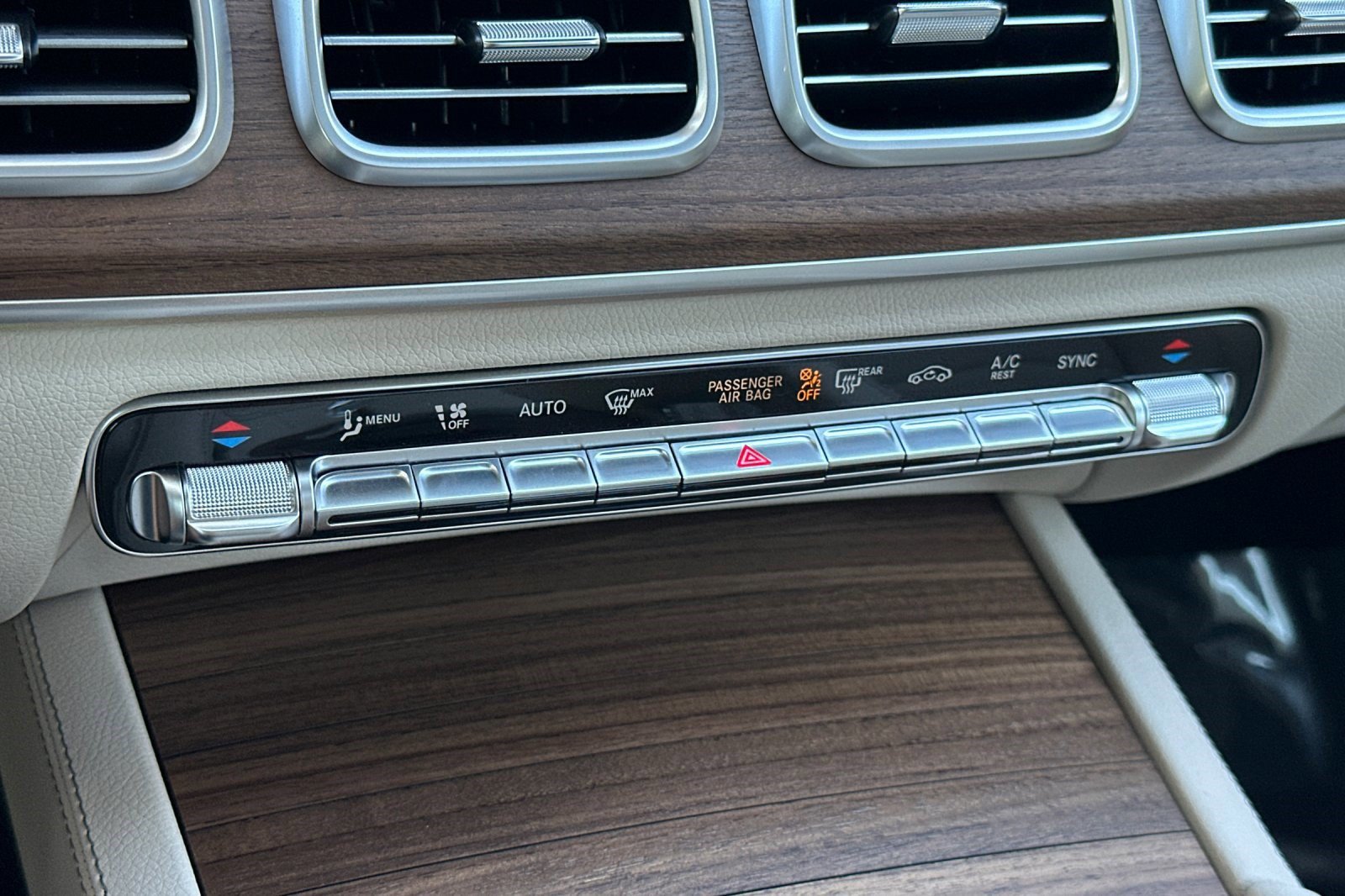 New 2026 Mercedes-Benz GLE 580 4MATIC image 16
