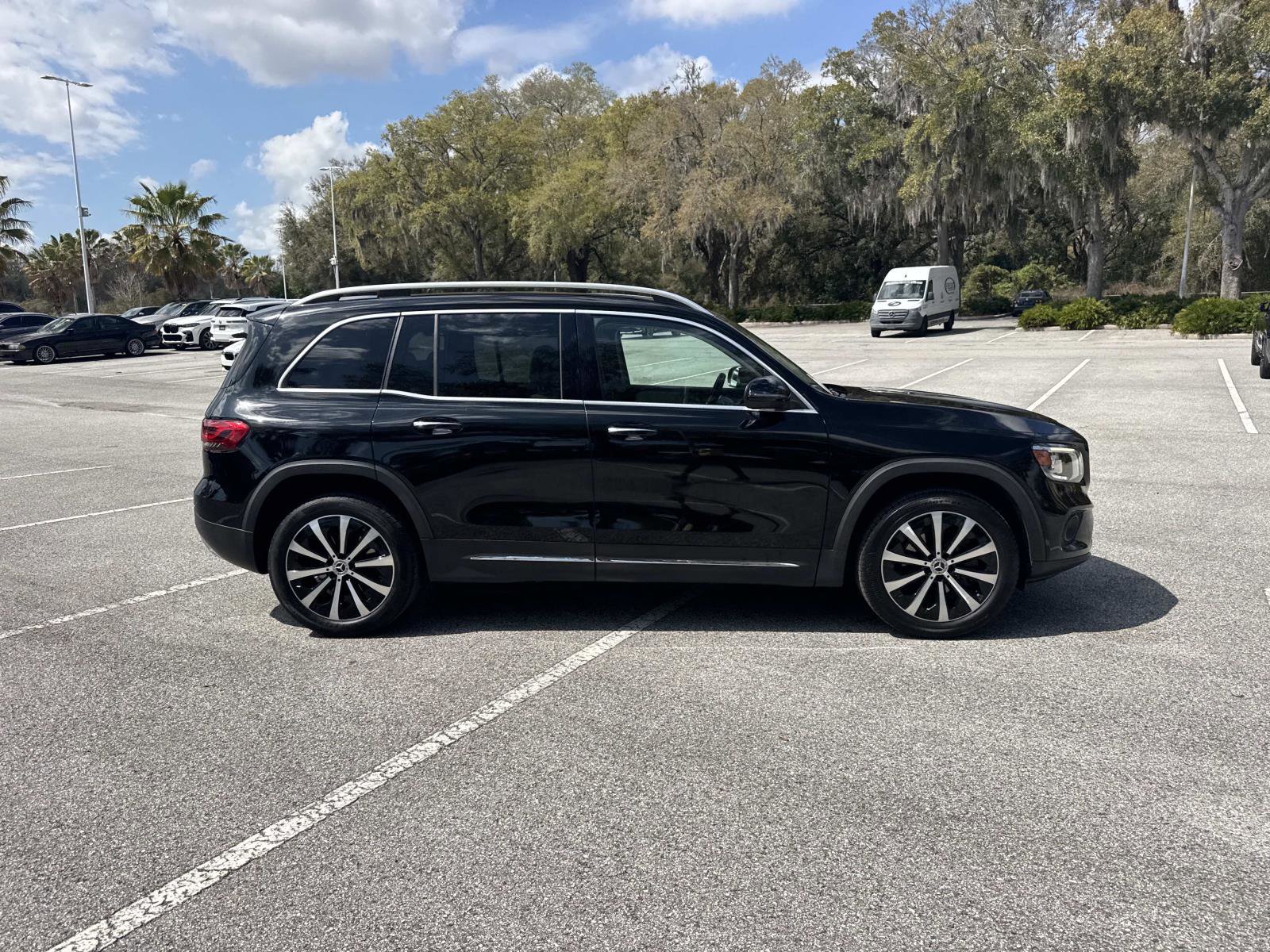 Used 2022 Mercedes-Benz GLB 250 image 3