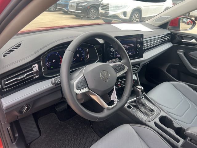 Used 2025 Volkswagen Jetta SEL image 12