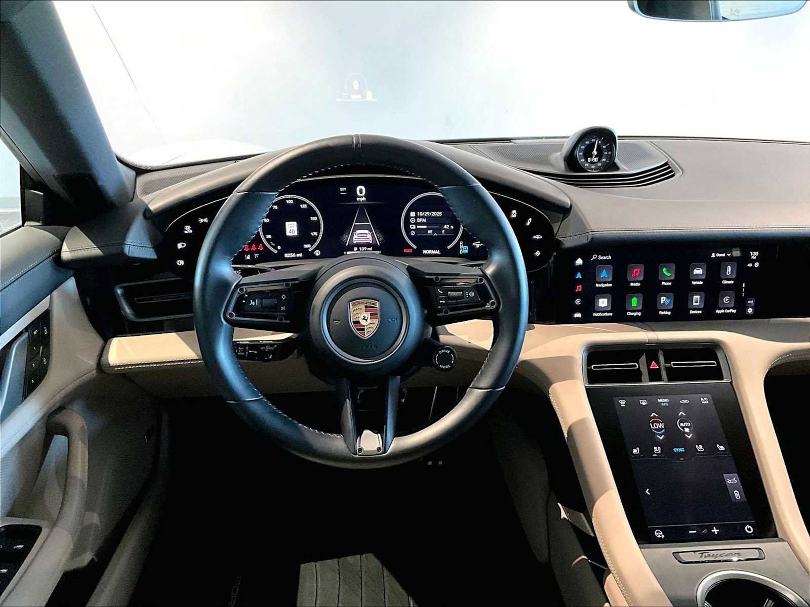 Used 2025 Porsche Taycan image 16