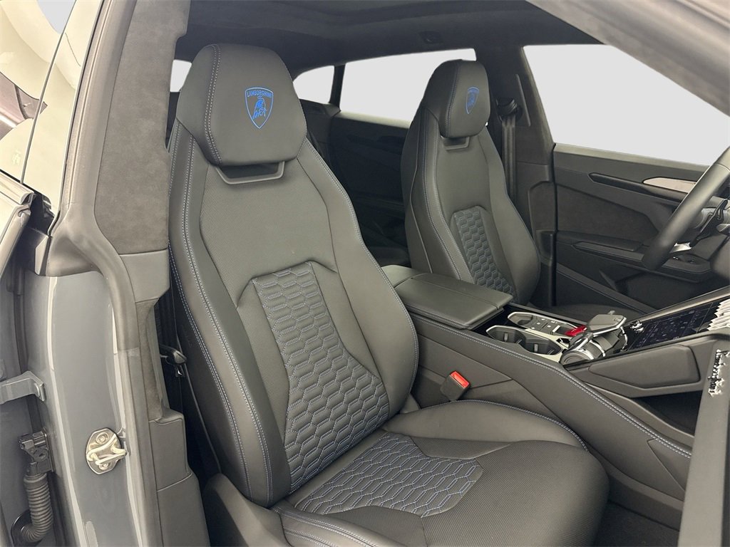 Used 2024 Lamborghini Urus S image 32