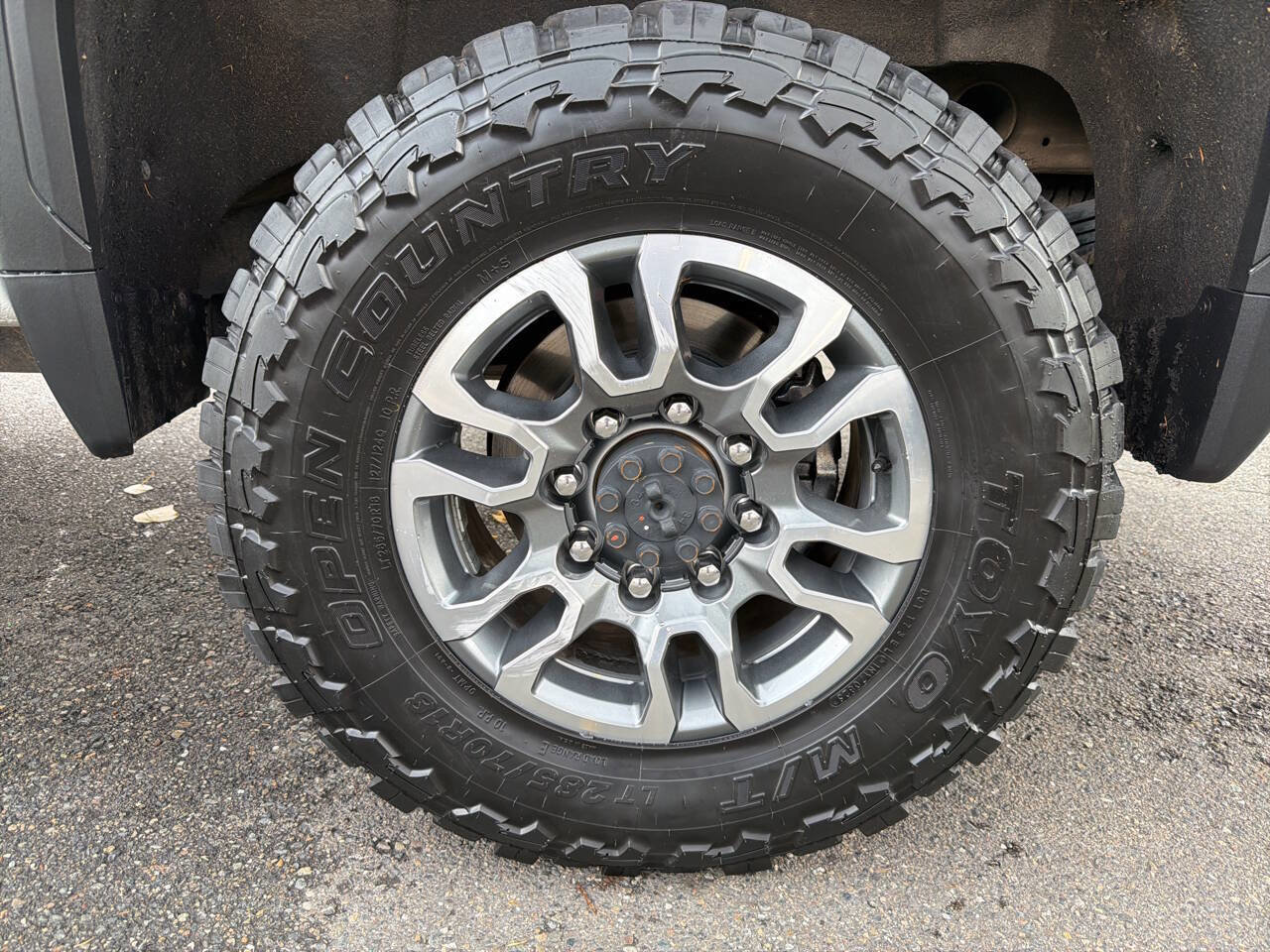 Used 2024 GMC Sierra 2500 SLE w/ SLE Value Package; image 3