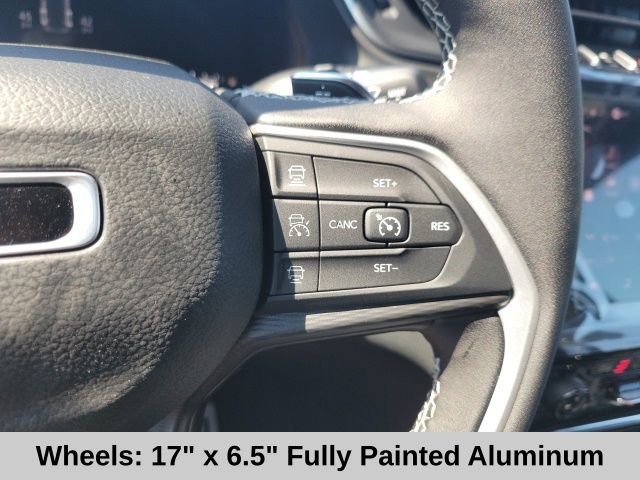 New 2025 Jeep Grand Cherokee Laredo image 12