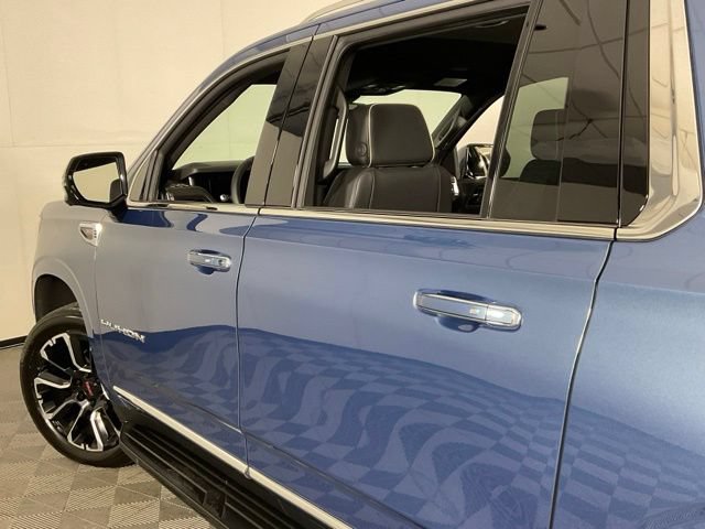 Used 2025 GMC Yukon XL Elevation w/ LPO, Elevation Black Package AWD/4WD image 36