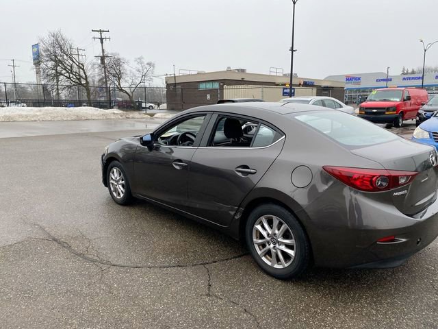 Used 2016 MAZDA MAZDA3 i Sport w/ Preferred Equipment Package FWD image 5