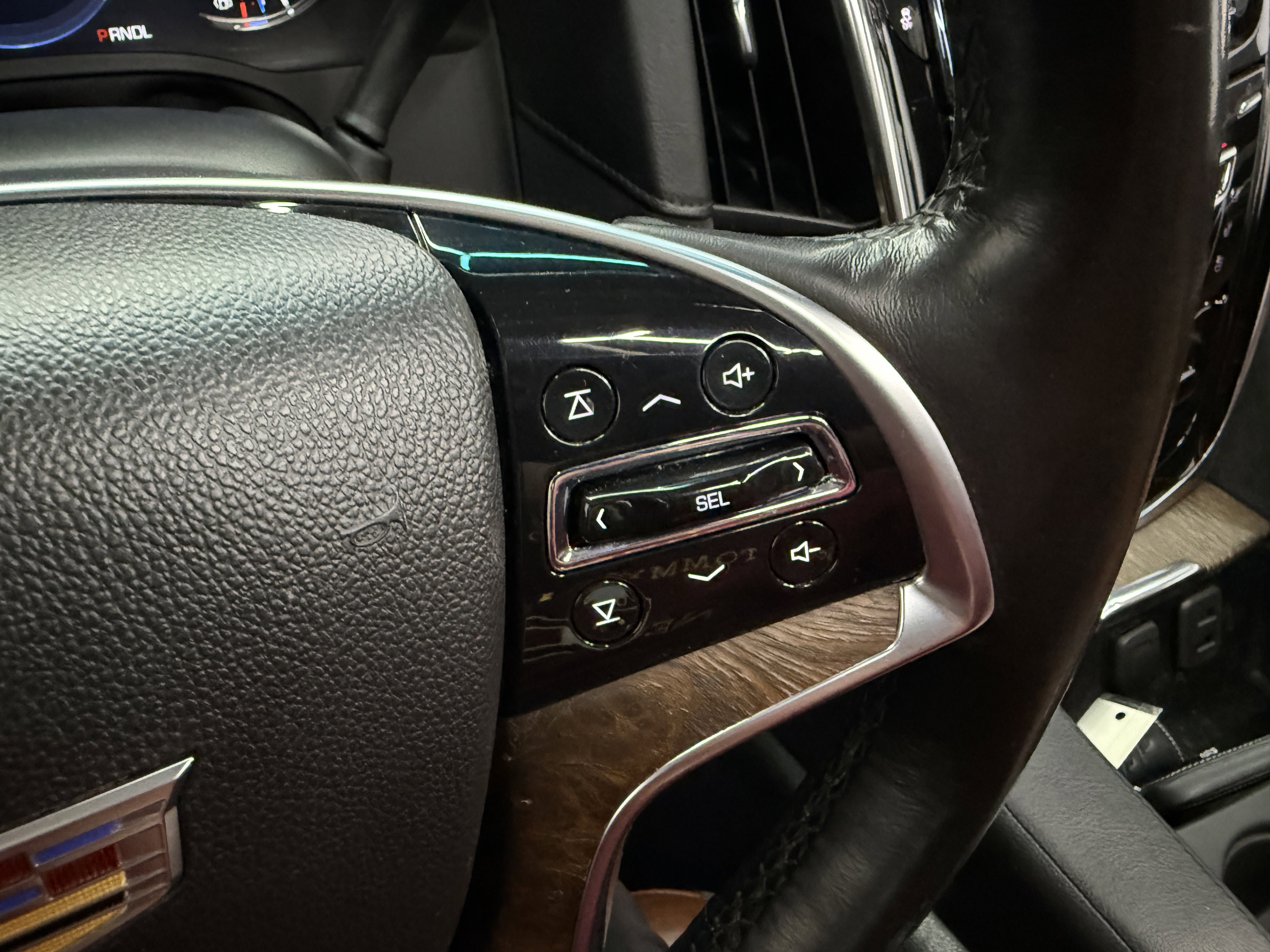 Used 2018 Cadillac Escalade Luxury image 19