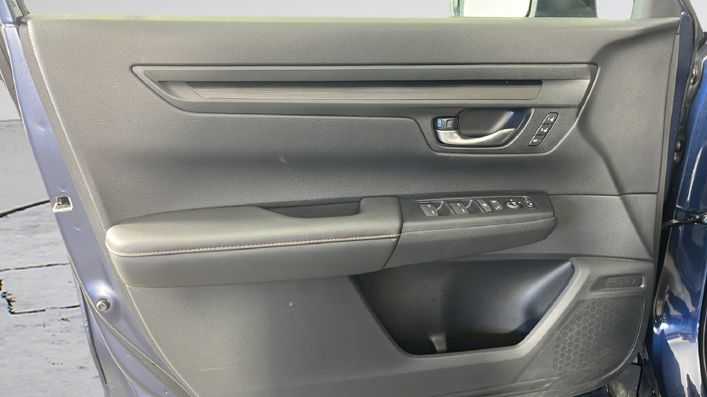 Used 2025 Honda CR-V Sport-L image 14