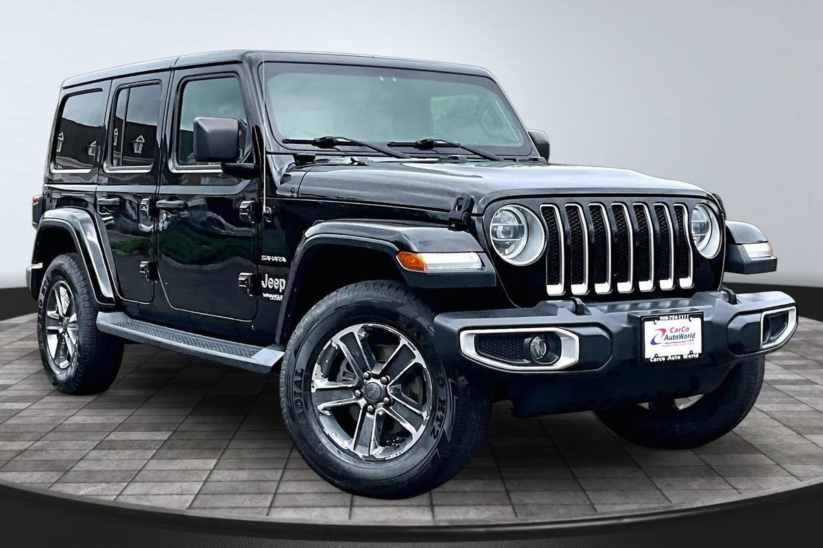 Used 2018 Jeep Wrangler Unlimited Sahara AWD/4WD image 3