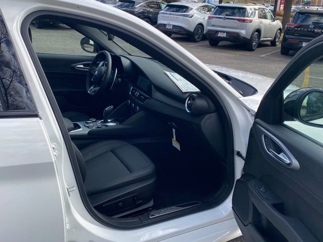 New 2025 Alfa Romeo Giulia AWD image 37