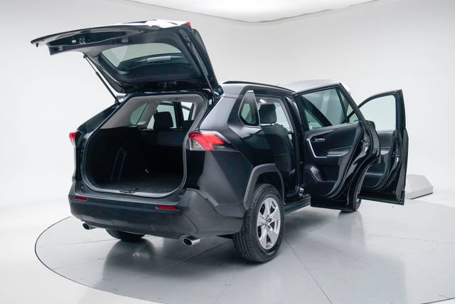 Used 2025 Toyota RAV4 XLE AWD/4WD image 22