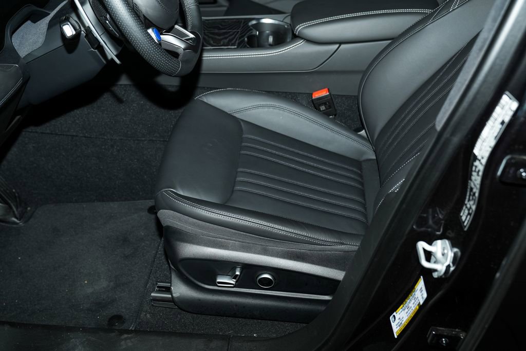 Used 2025 Maserati Grecale GT AWD/4WD image 37