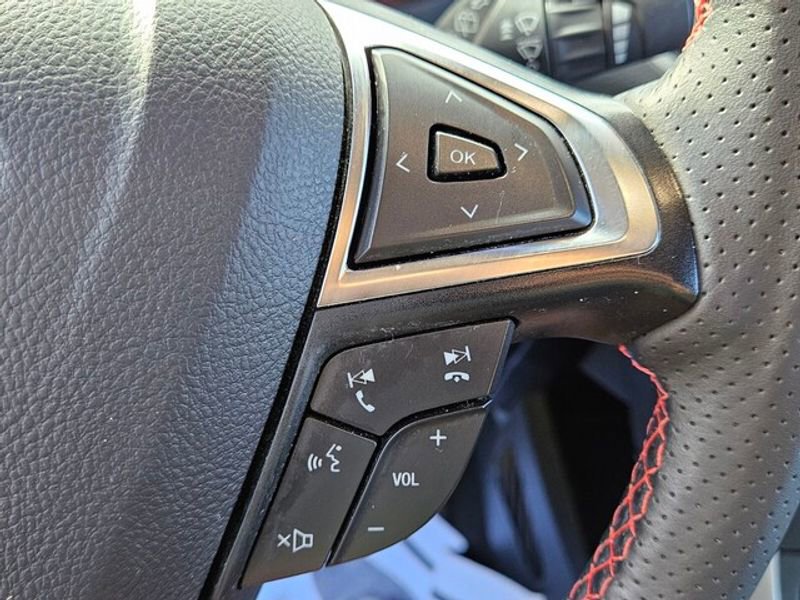 Used 2024 Ford Edge ST-Line image 23