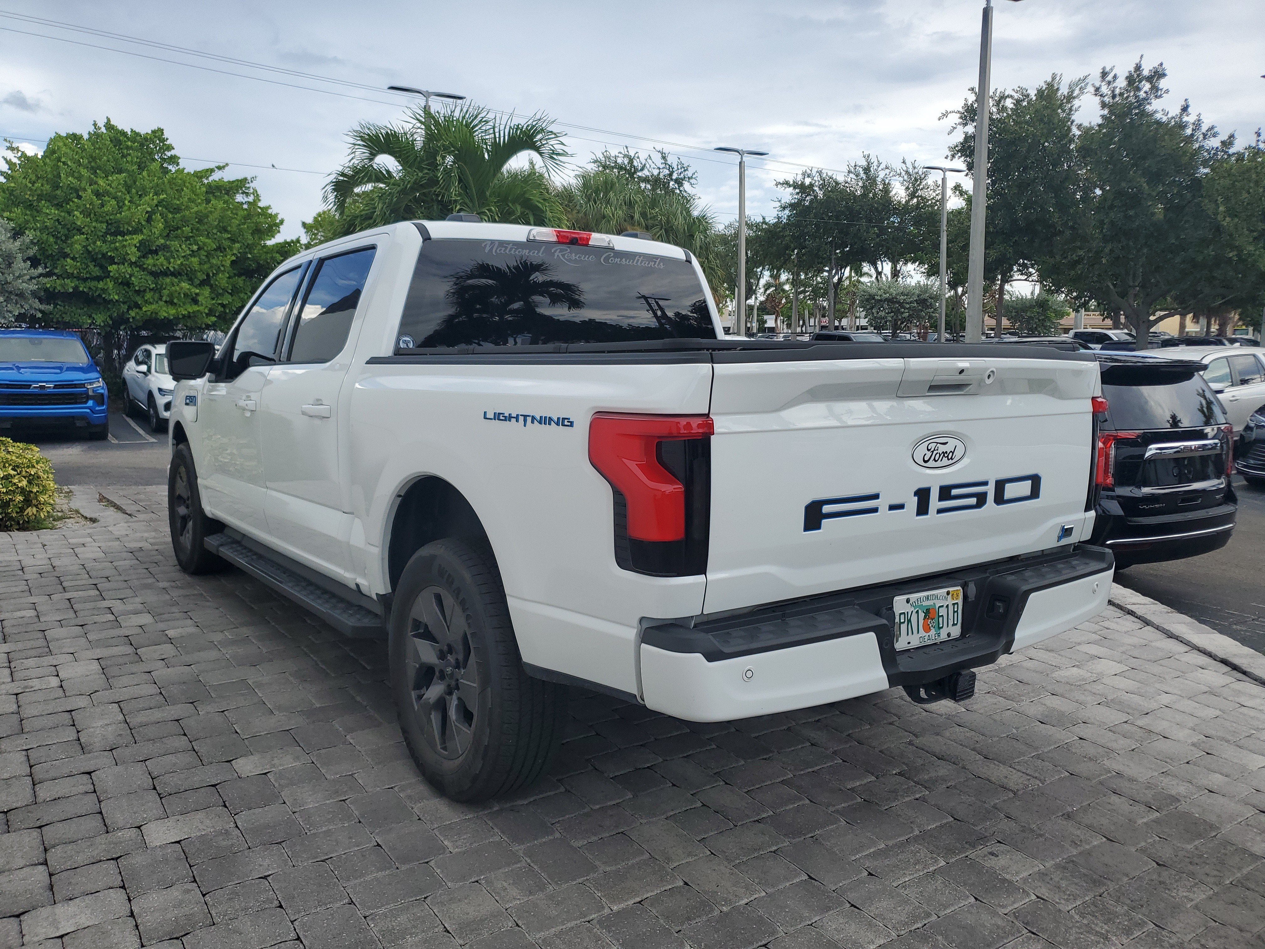Used 2024 Ford F150 Lightning Flash AWD/4WD image 4