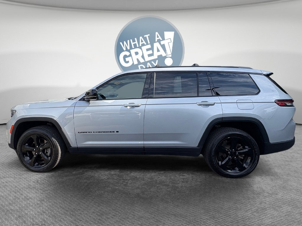 Used 2023 Jeep Grand Cherokee L Laredo AWD/4WD image 7