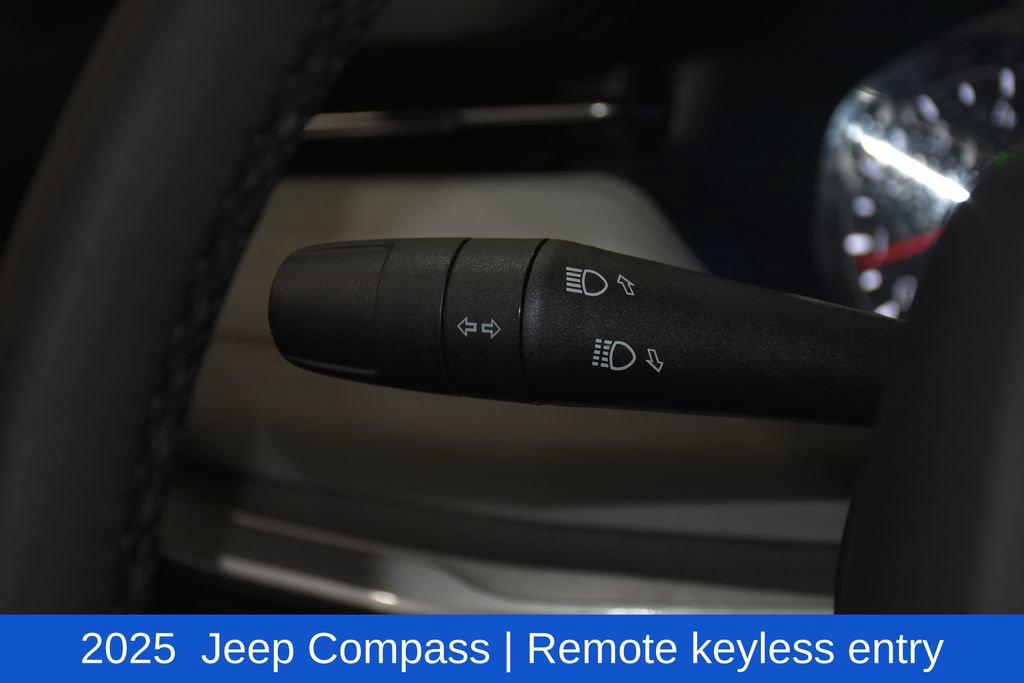 Used 2025 Jeep Compass Limited AWD/4WD image 10