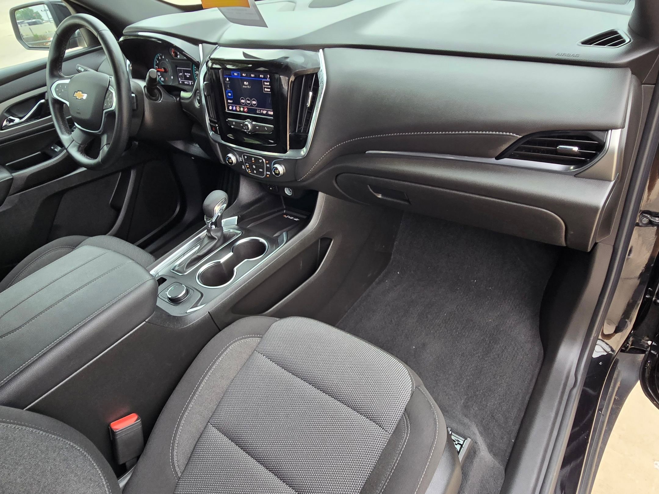 Certified 2023 Chevrolet Traverse LT FWD image 23