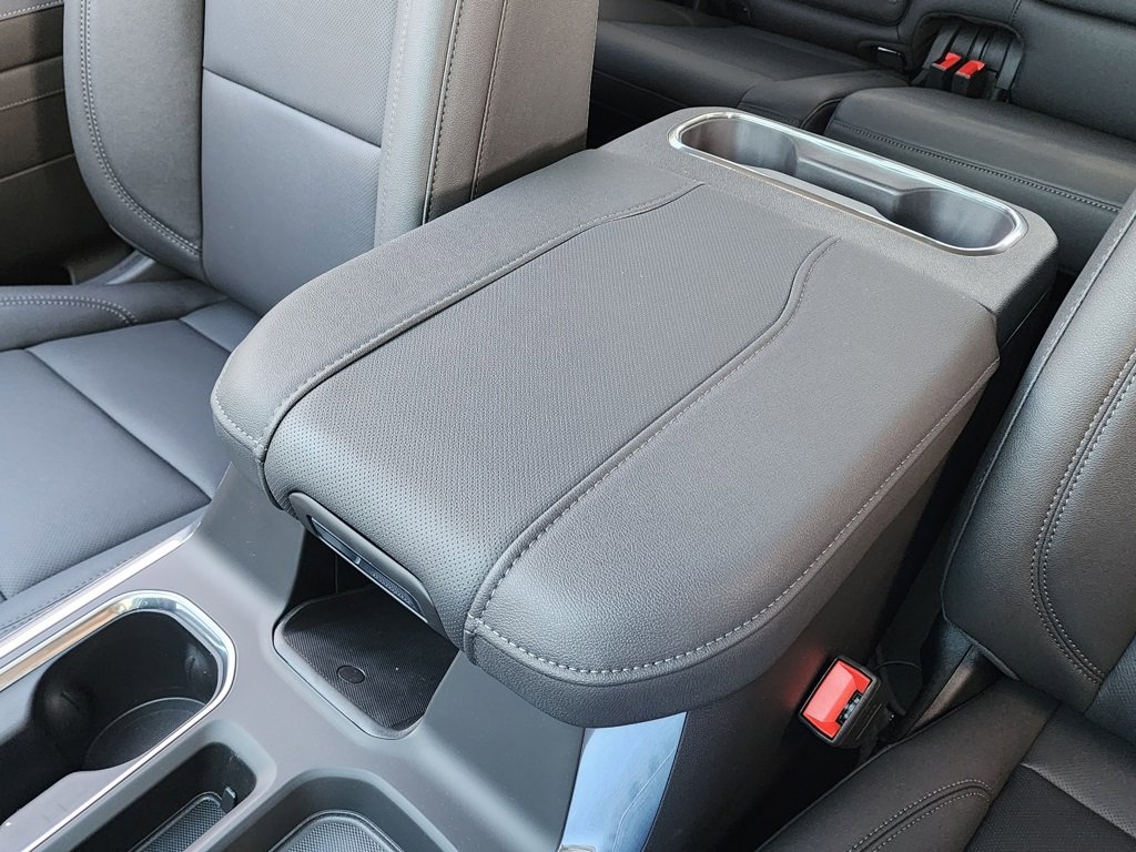 New 2026 GMC Sierra 1500 SLT image 32