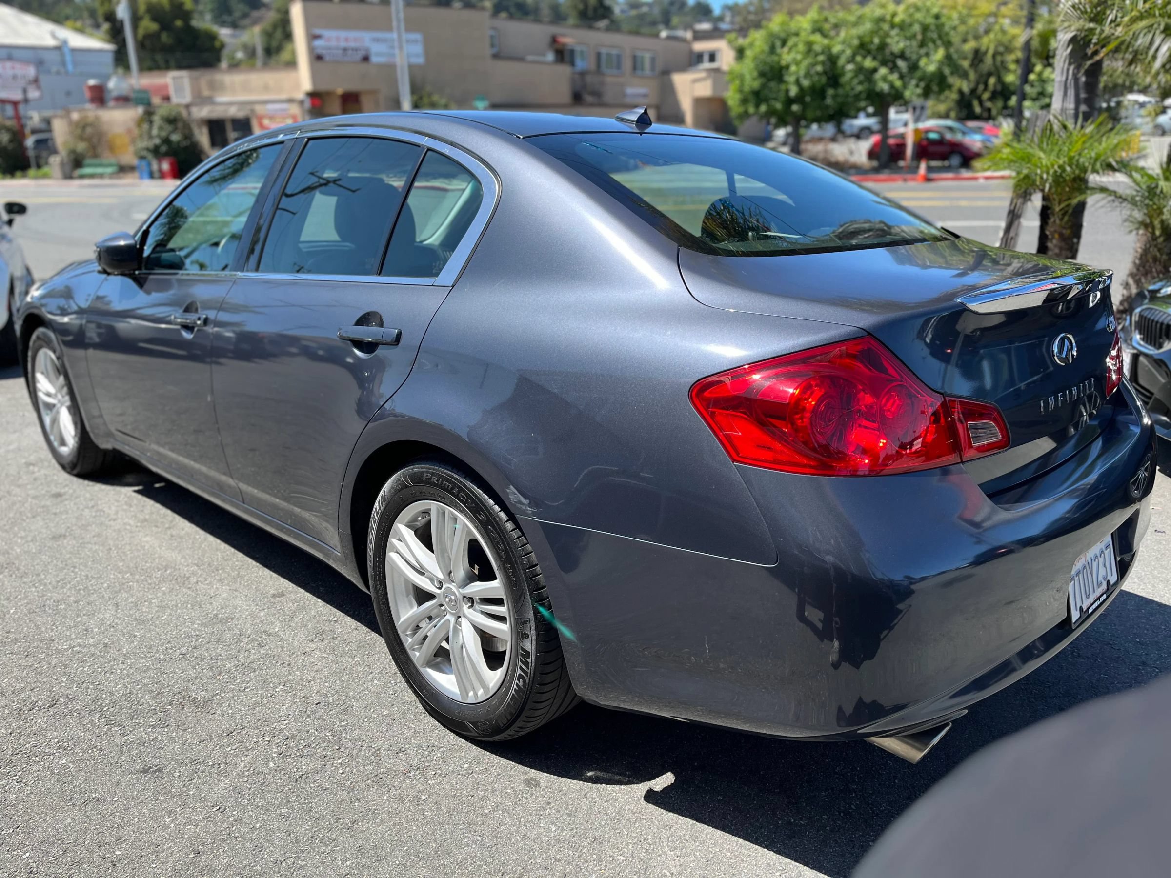 Used 2012 INFINITI G25 Journey RWD image 5