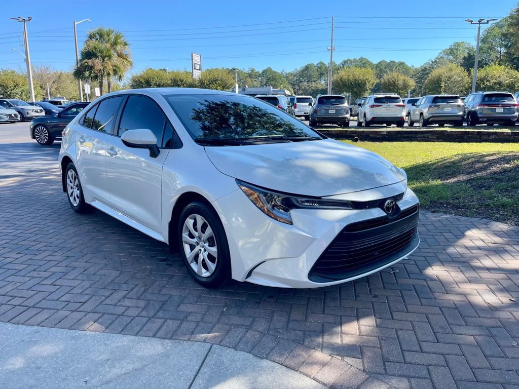 Used 2025 Toyota Corolla LE image 7