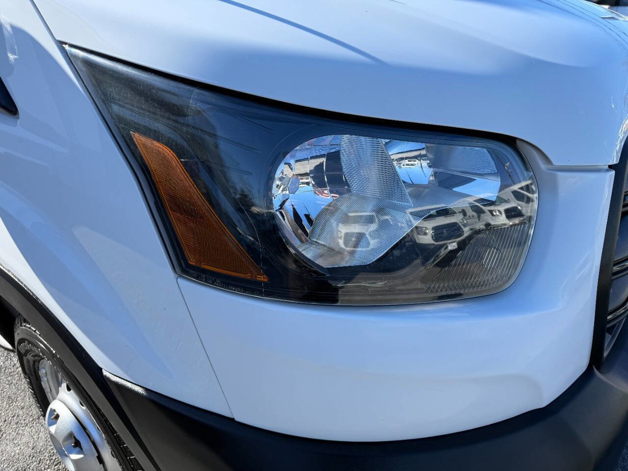 Used 2020 Ford Transit 250 148 High Roof AWD image 40