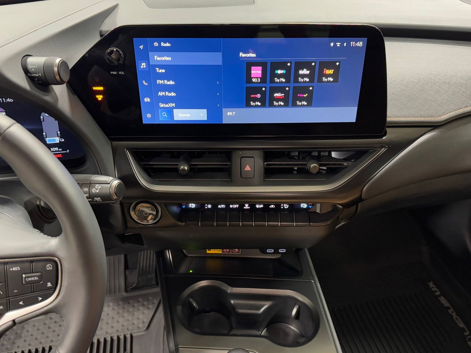 Used 2025 Lexus UX 300h AWD image 25