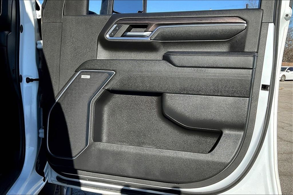 Used 2024 Chevrolet Silverado 2500 LTZ w/ LTZ Convenience Package image 19