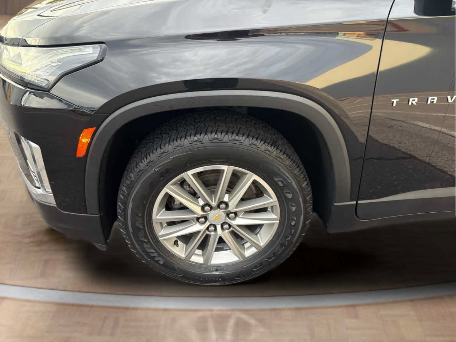 Used 2023 Chevrolet Traverse LT FWD image 32