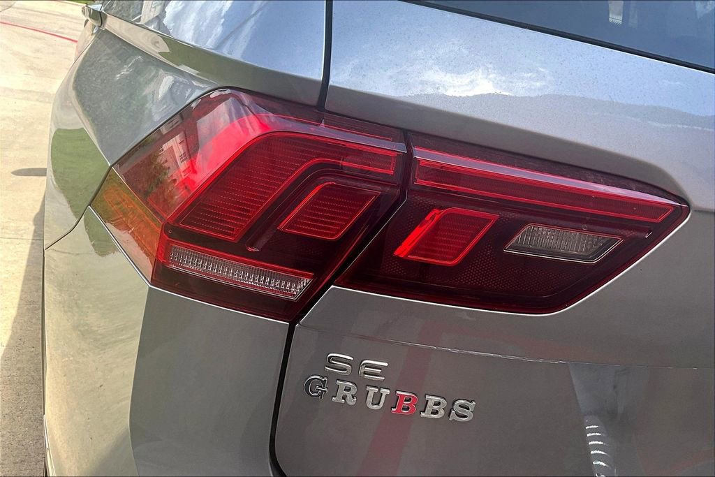 Used 2022 Volkswagen Tiguan SE image 41