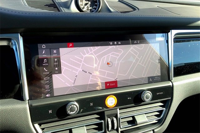 New 2026 Porsche Macan image 32