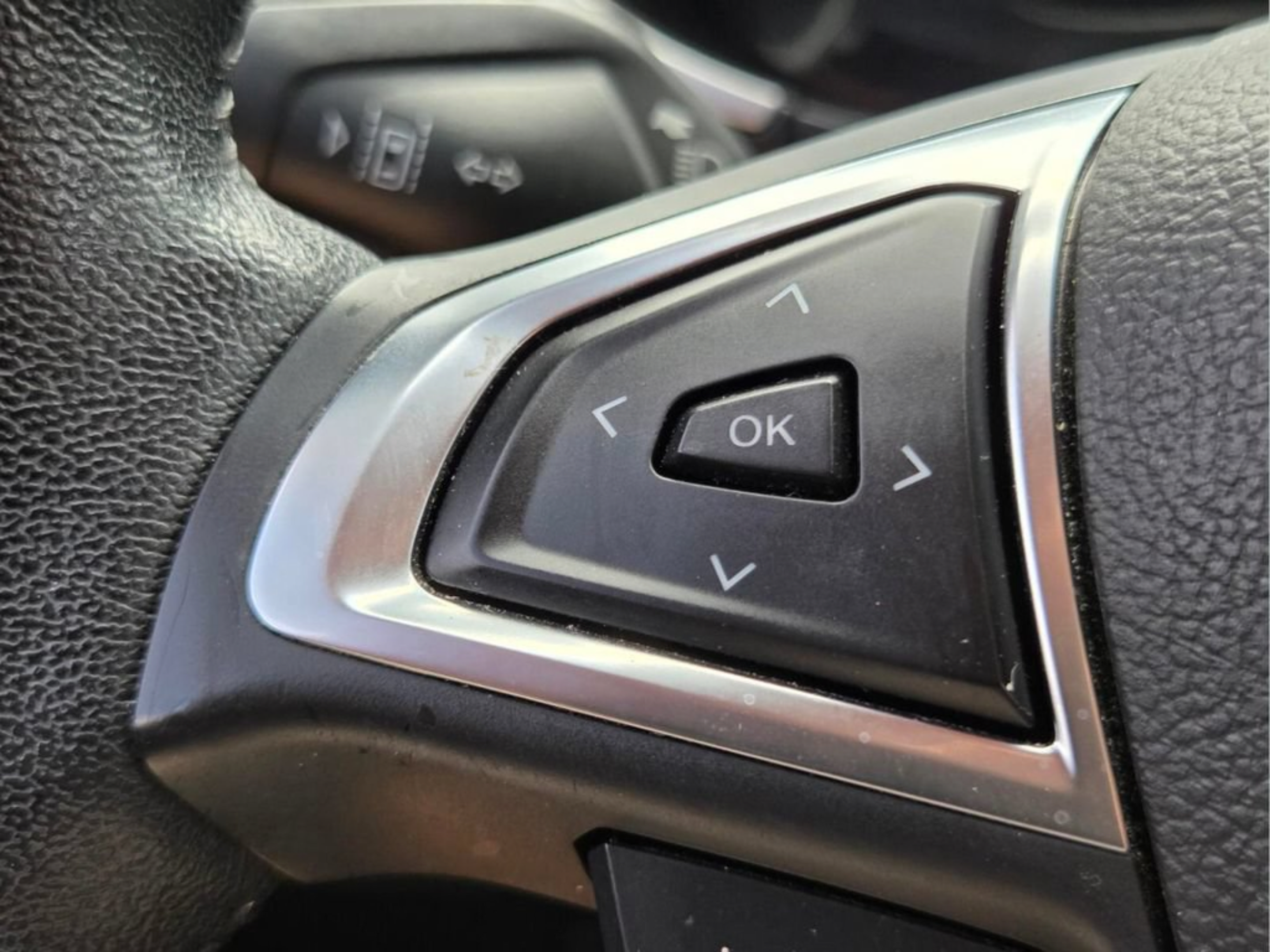 Used 2019 Ford Edge SEL w/ Equipment Group 201A FWD image 27