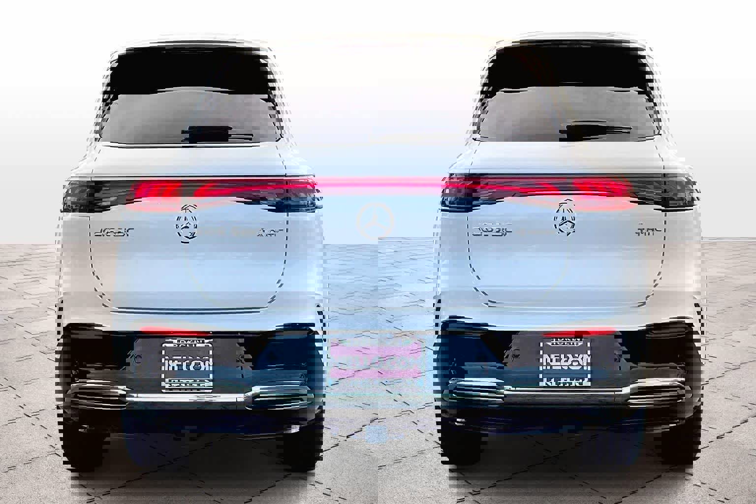 Used 2023 Mercedes-Benz EQS 580 4MATIC SUV image 6