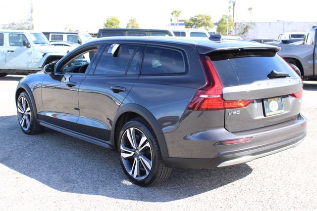 Used 2025 Volvo V60 B5 Cross Country Plus AWD/4WD image 6