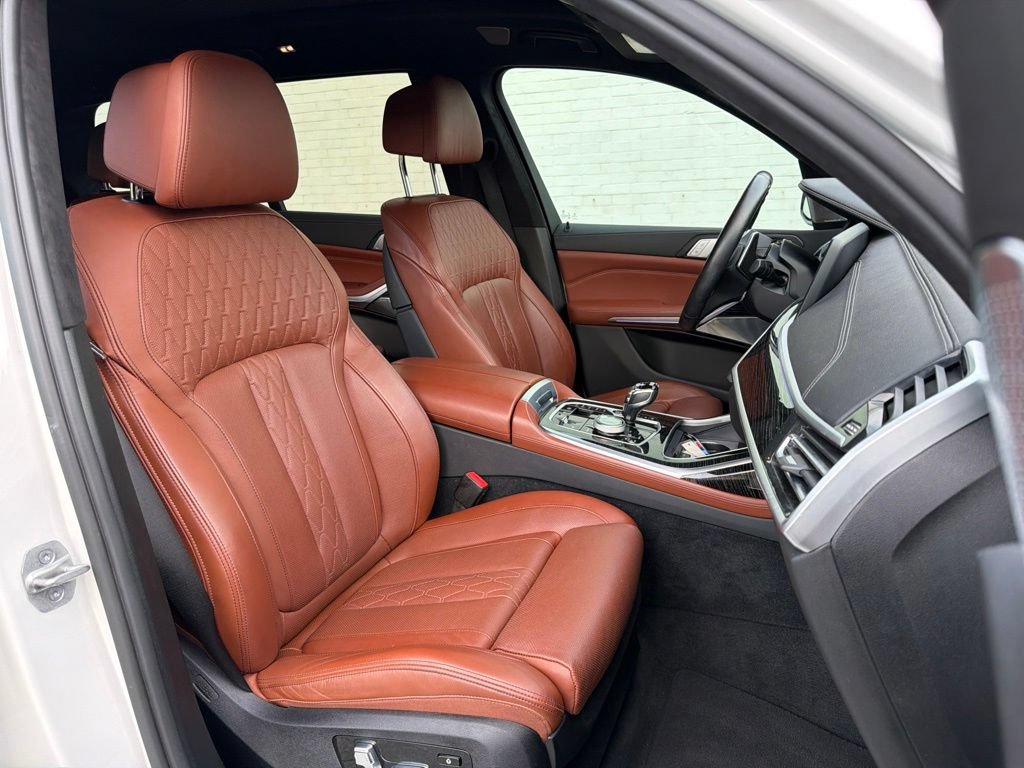 Used 2022 BMW X7 M50i AWD/4WD image 15