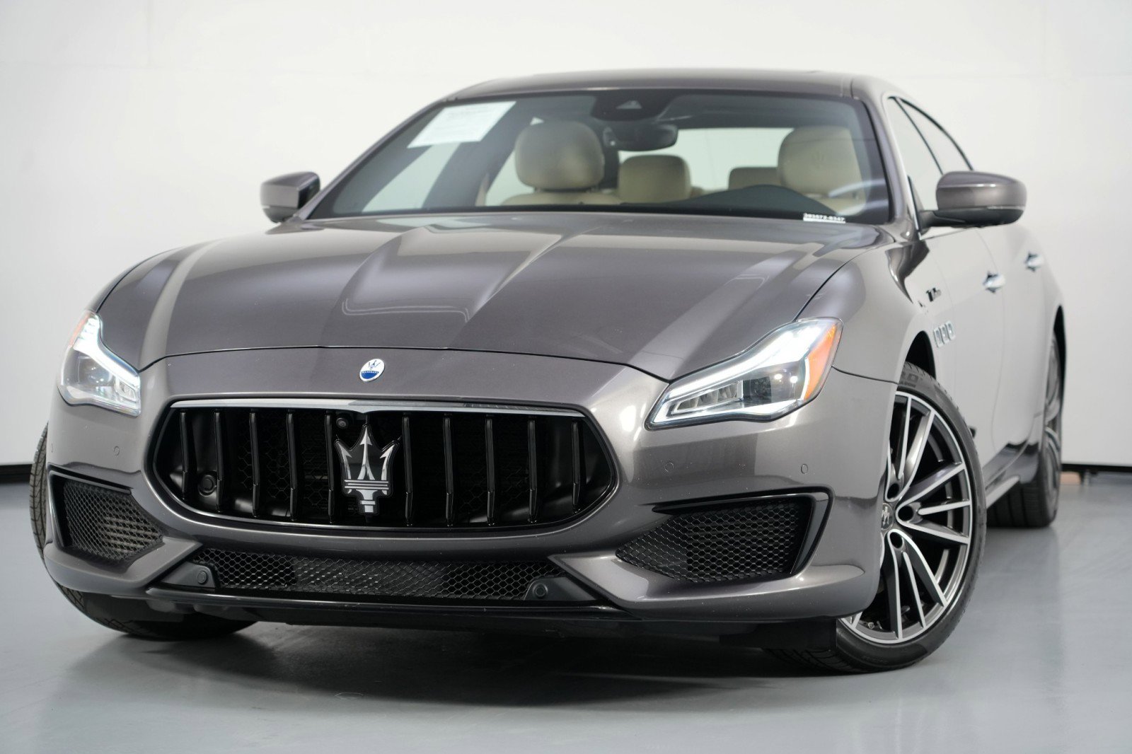 Used 2022 Maserati Quattroporte Modena Q4 image 3