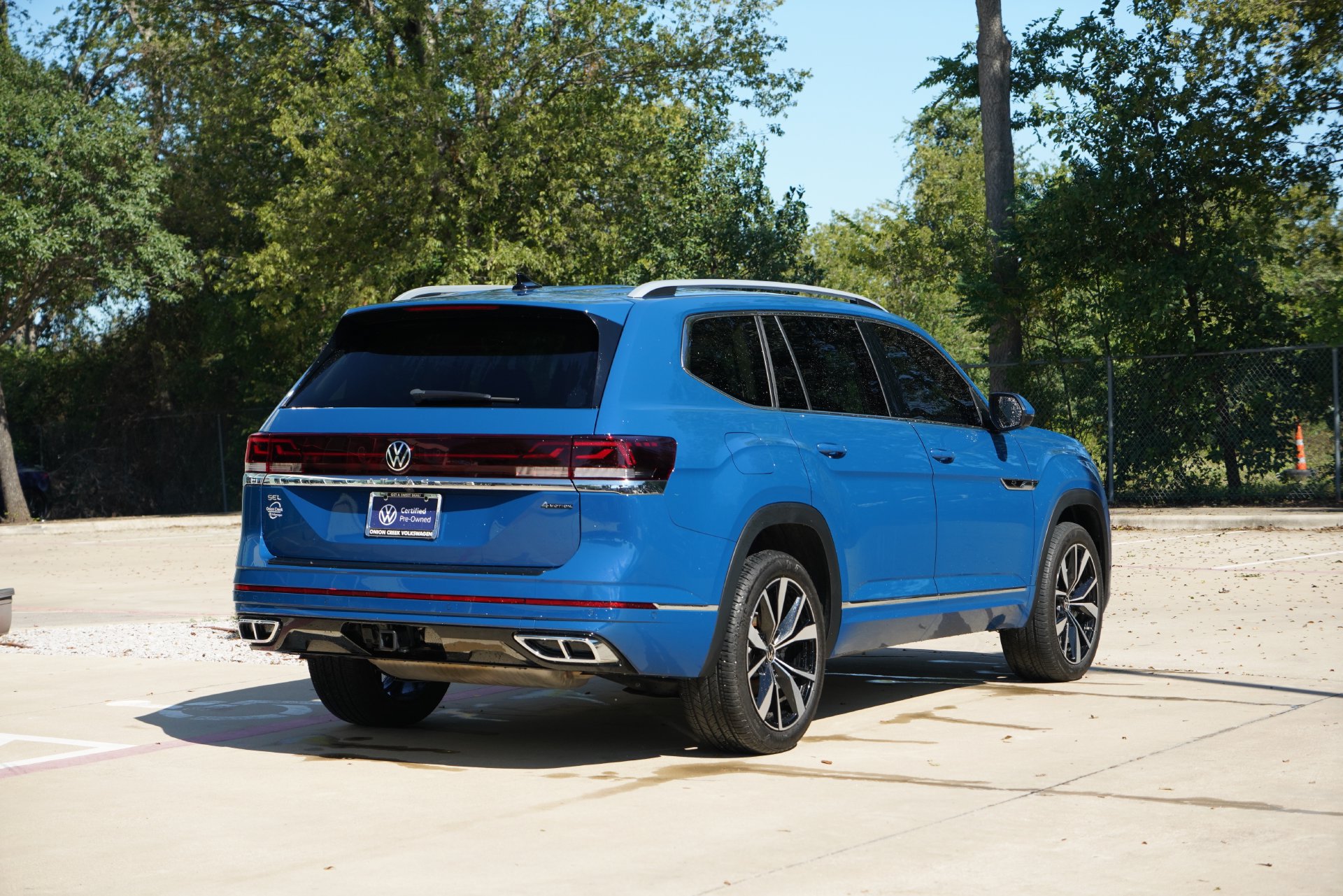 Certified 2025 Volkswagen Atlas SEL Premium R-Line AWD/4WD image 5