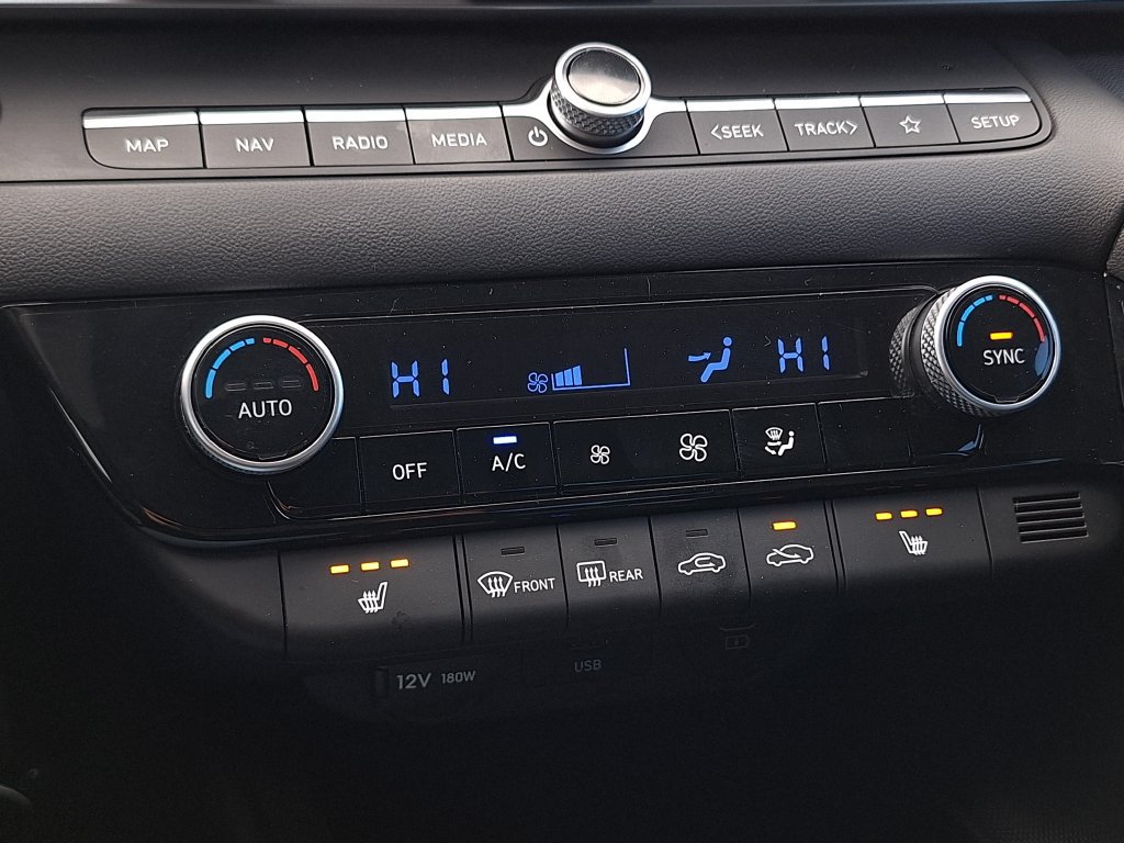 Certified 2024 Hyundai Elantra Limited FWD image 23