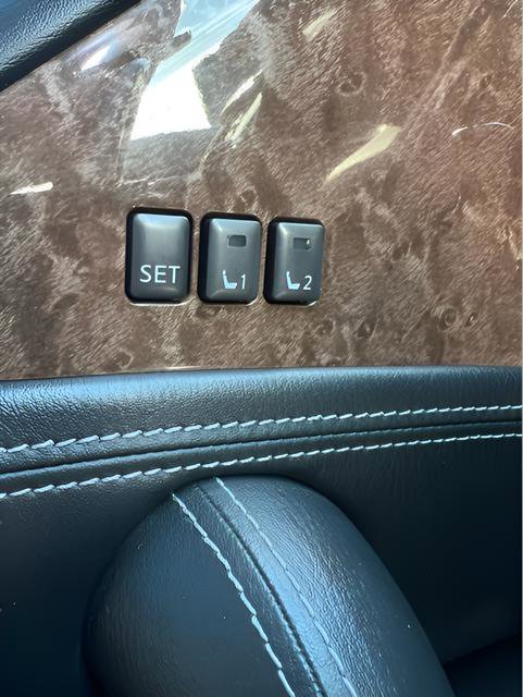 Used 2015 INFINITI QX80 Luxe w/ 22" Wheel Package RWD image 16