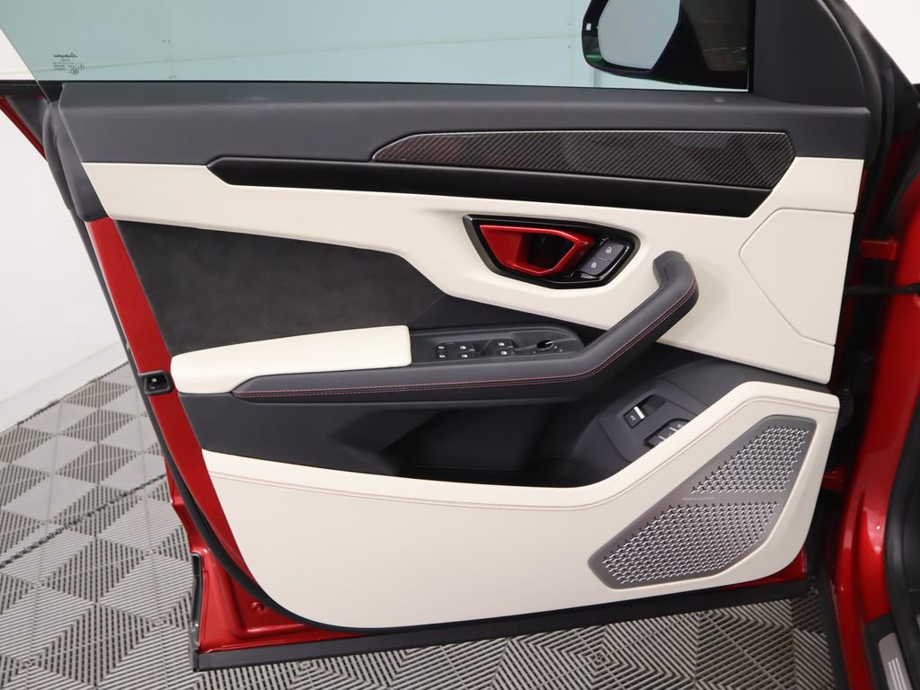 Used 2024 Lamborghini Urus S image 25