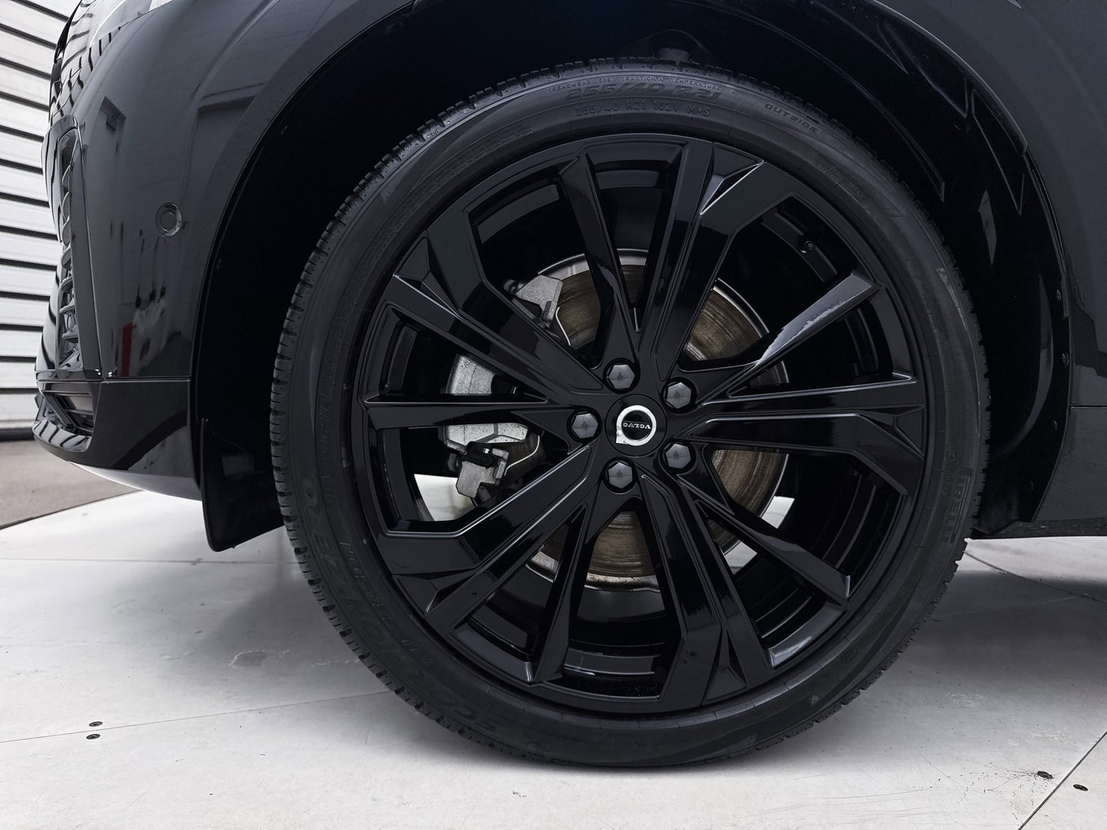 Used 2024 Volvo XC60 T8 Ultimate w/ Climate Package image 17