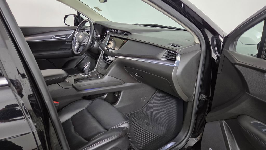 Used 2018 Cadillac XT5 Luxury w/ Driver Awareness Package image 35