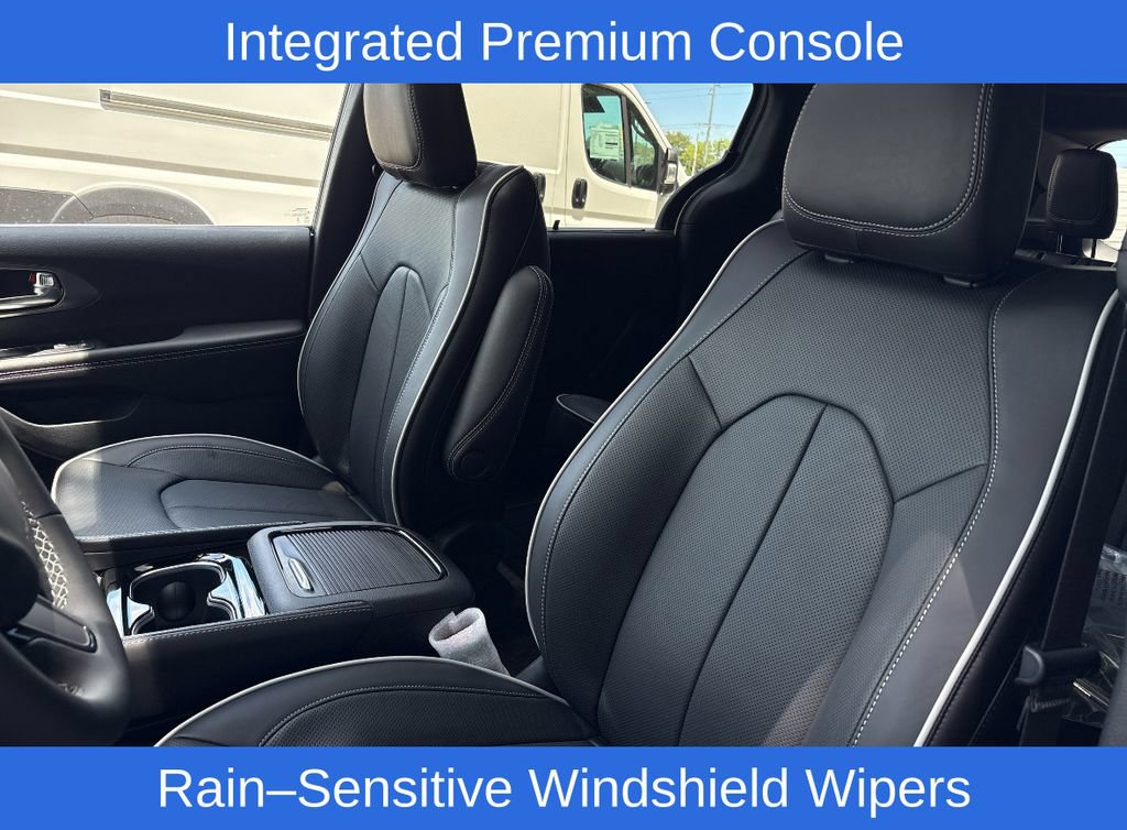 New 2027 Chrysler Pacifica Limited FWD image 18