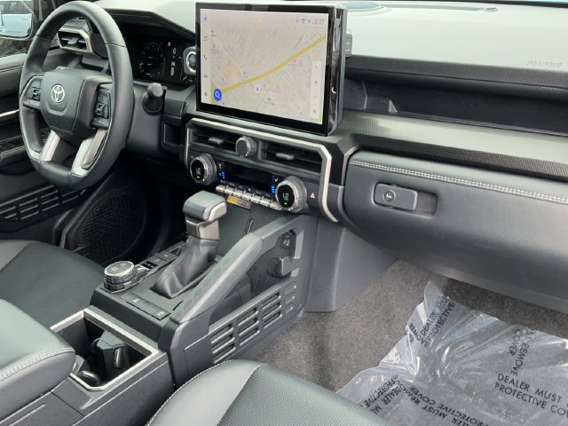 Used 2025 Toyota 4Runner Limited AWD/4WD image 25