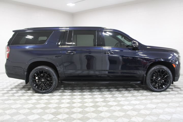 Used 2022 Chevrolet Suburban RST w/ Luxury Package AWD/4WD image 13